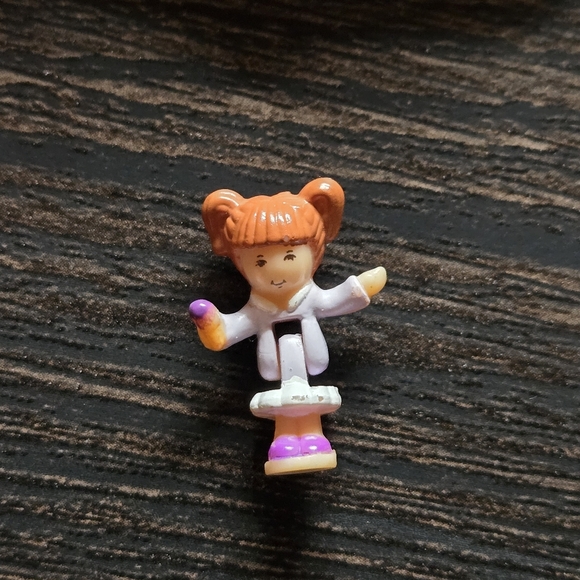 Vintage 1996 Polly Pocket Magical Movin’ Pollyville - Picture 8 of 8